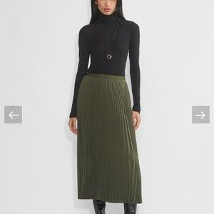 Aritzia Acclaim Skirt in Dark Olive Size S
